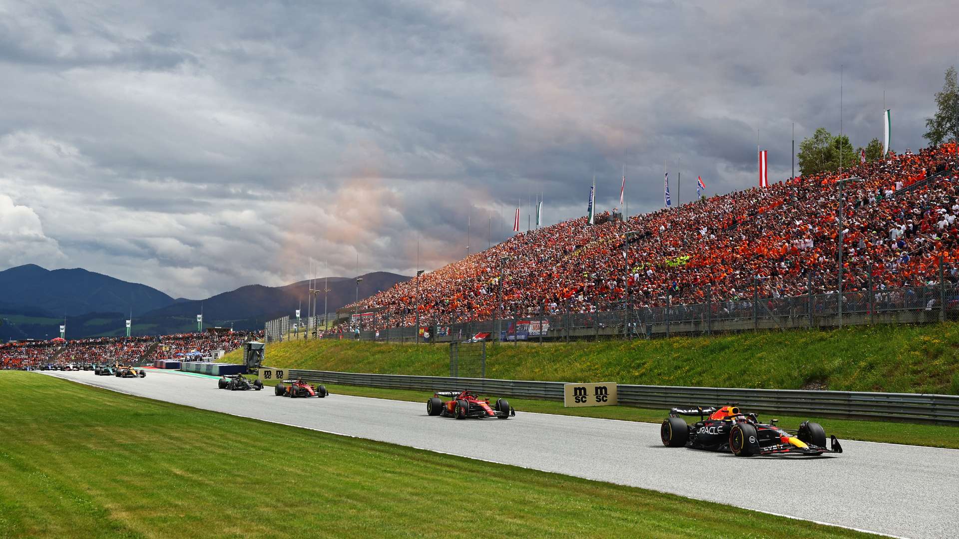 与此同时 与此同时